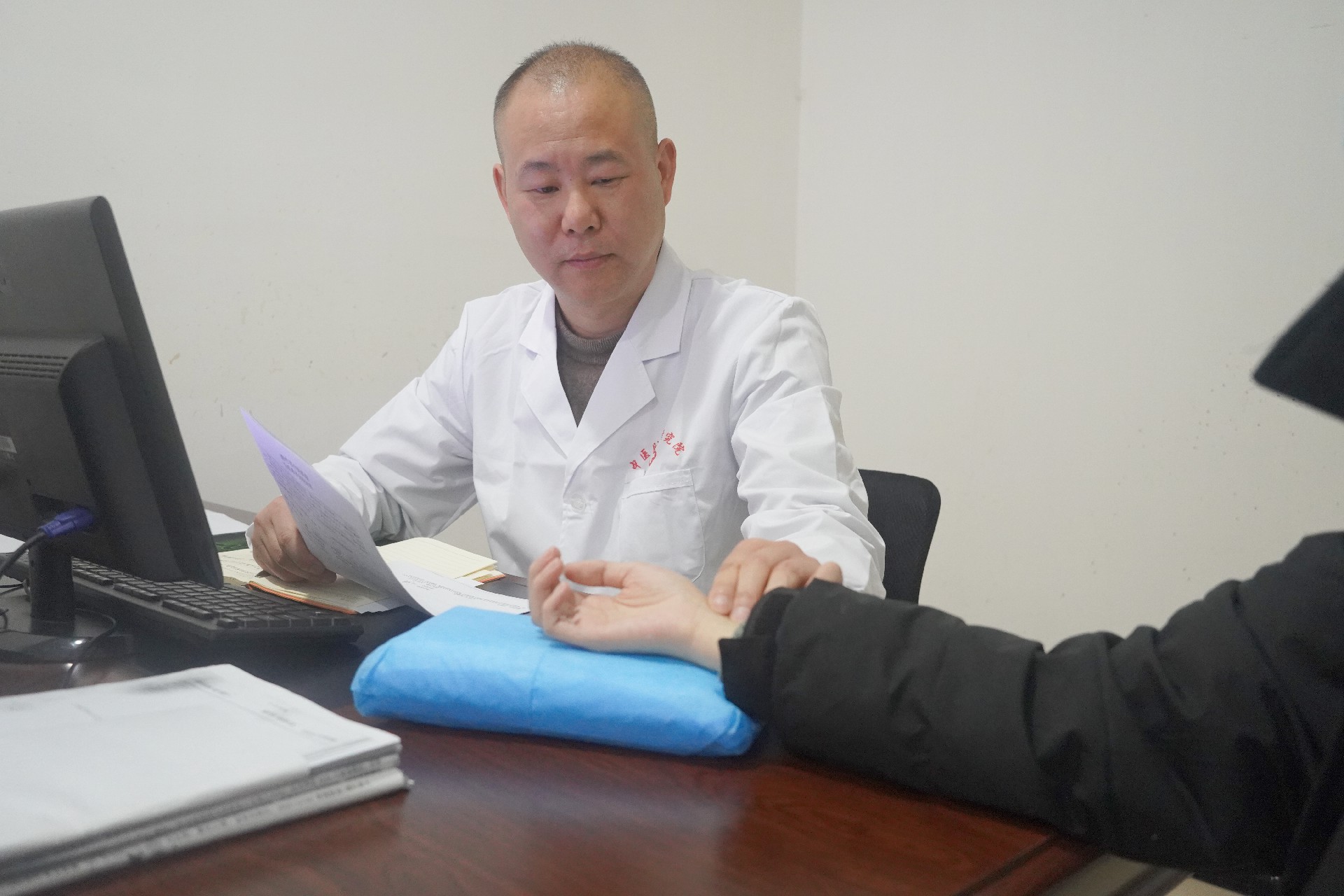 成都海大中医肿瘤医院门诊部罗程医生