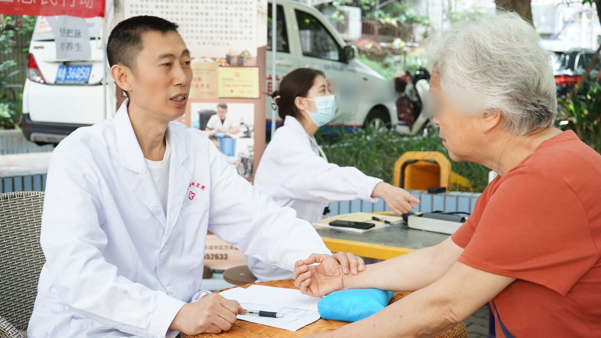 成都海大中医肿瘤医院门诊部陈小平医生